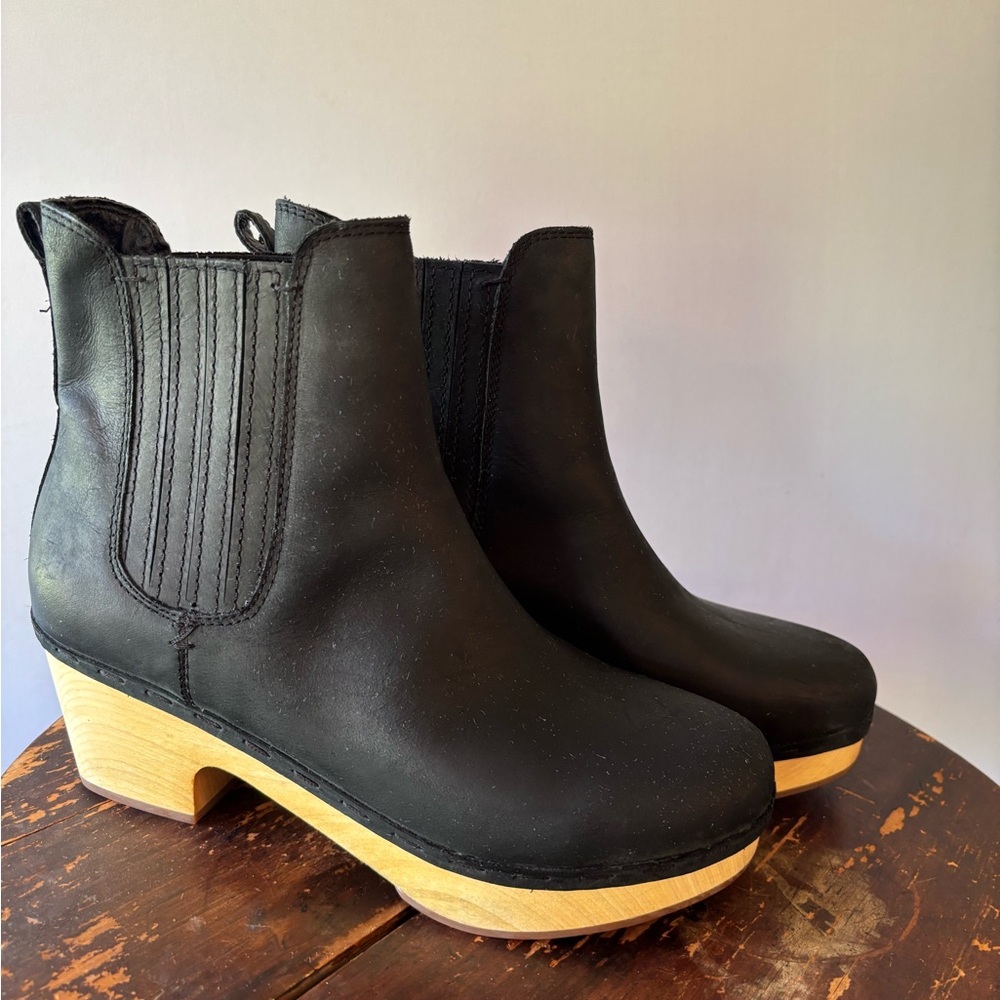 Frye & Co. Women's 8.5 Black Leather Odessa Chelsea w/Wood Heel. Hardly worn! - Picture 9 of 11